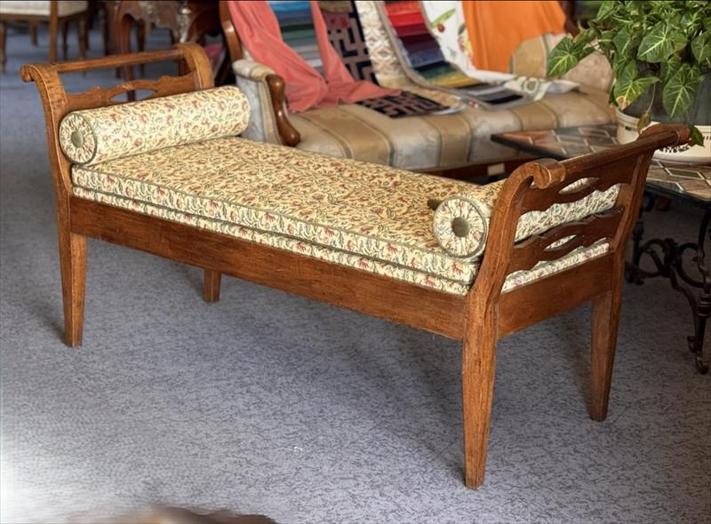 Tuscan-style 18th-century bench